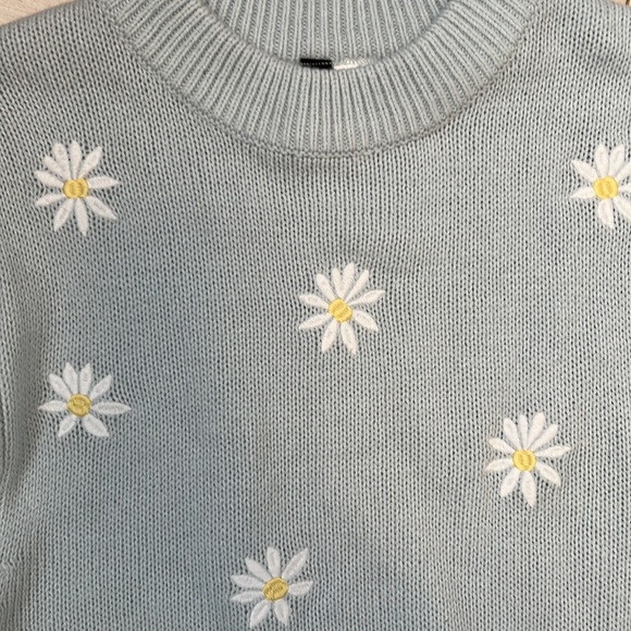 Sweater with daisies - Picture 2 of 3